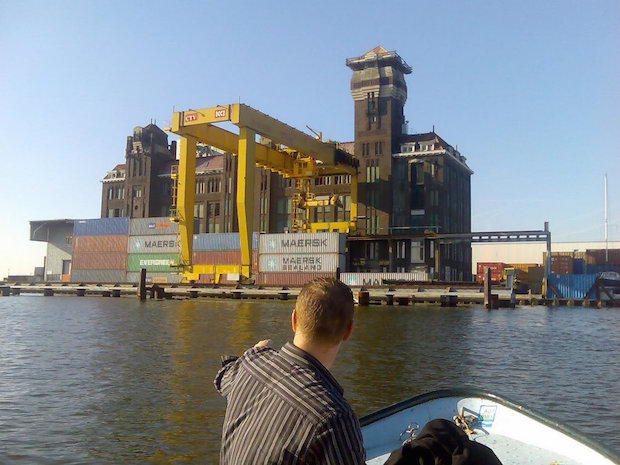 De Vrede aan het Noordzeekanaal